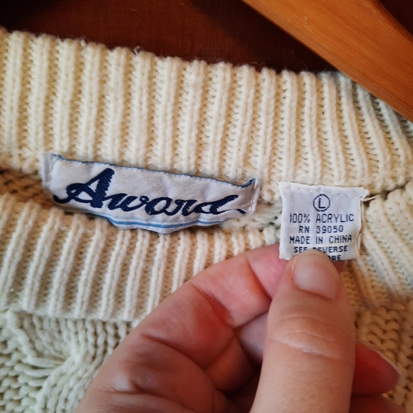 Vintage Award Off White Chunky Cable Knit Fisherman Crewneck Sweater Size Large - Picture 8 of 9